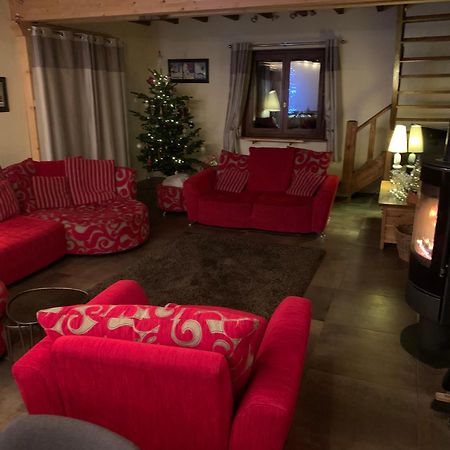 Spacious Ski Chalet In Traditional French Village, Sleeps 8, Four Star With Fibre Broadband 阿邦当斯 外观 照片