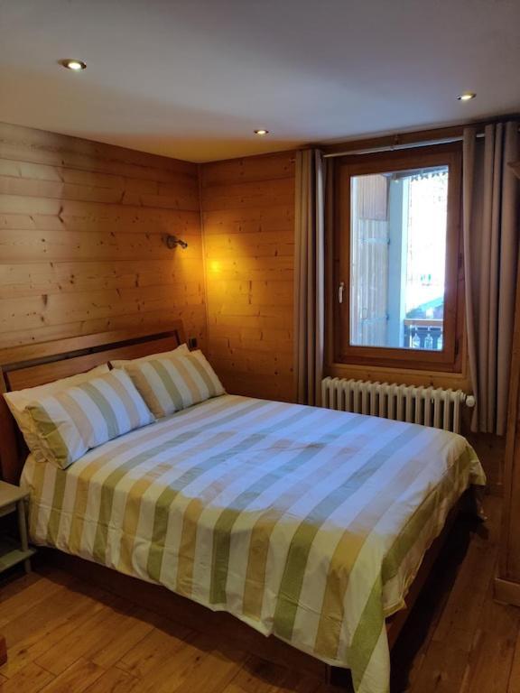 Spacious Ski Chalet In Traditional French Village, Sleeps 8, Four Star With Fibre Broadband 阿邦当斯 外观 照片