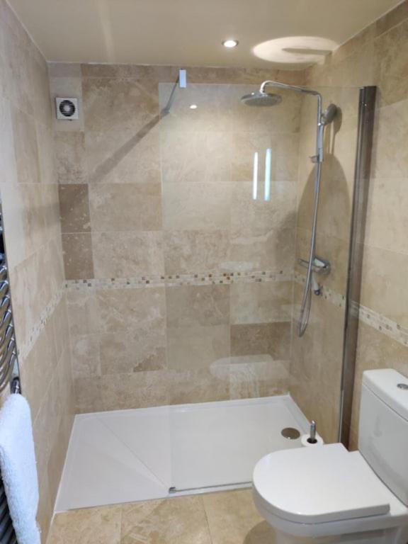 Spacious Ski Chalet In Traditional French Village, Sleeps 8, Four Star With Fibre Broadband 阿邦当斯 外观 照片