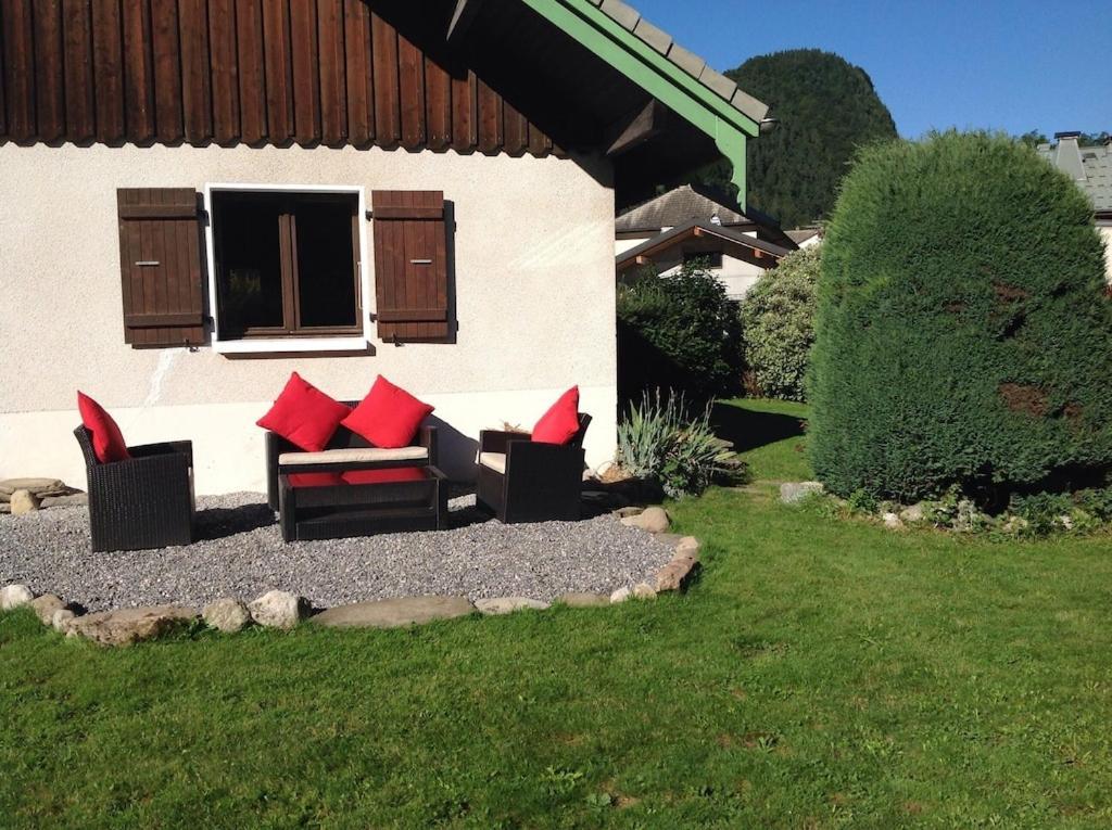 Spacious Ski Chalet In Traditional French Village, Sleeps 8, Four Star With Fibre Broadband 阿邦当斯 外观 照片