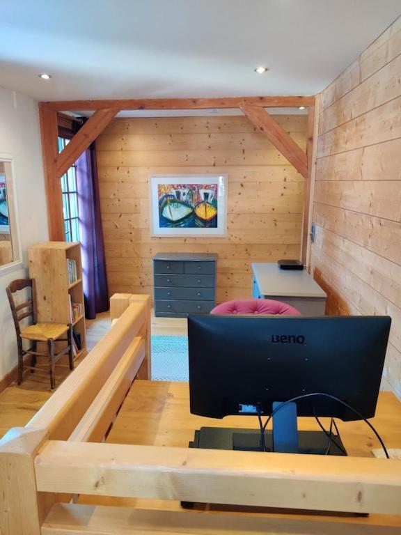 Spacious Ski Chalet In Traditional French Village, Sleeps 8, Four Star With Fibre Broadband 阿邦当斯 外观 照片