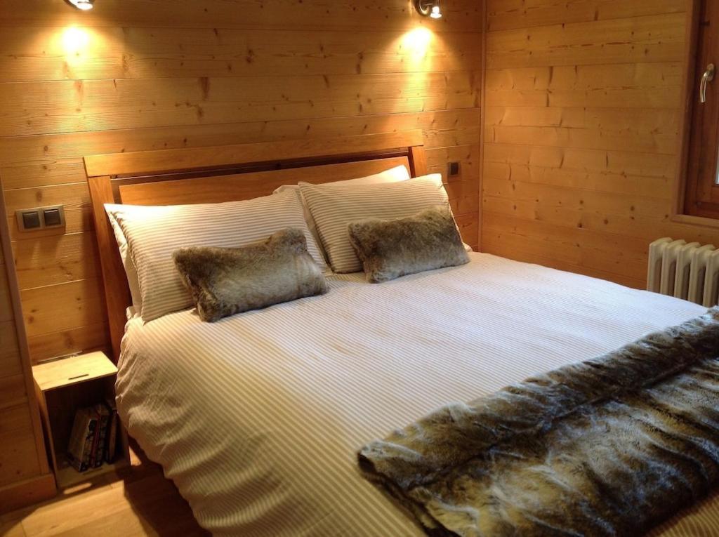 Spacious Ski Chalet In Traditional French Village, Sleeps 8, Four Star With Fibre Broadband 阿邦当斯 外观 照片