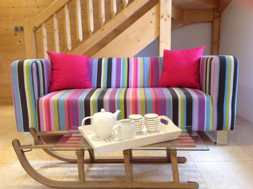 Spacious Ski Chalet In Traditional French Village, Sleeps 8, Four Star With Fibre Broadband 阿邦当斯 外观 照片
