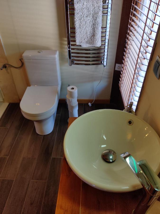 Spacious Ski Chalet In Traditional French Village, Sleeps 8, Four Star With Fibre Broadband 阿邦当斯 外观 照片