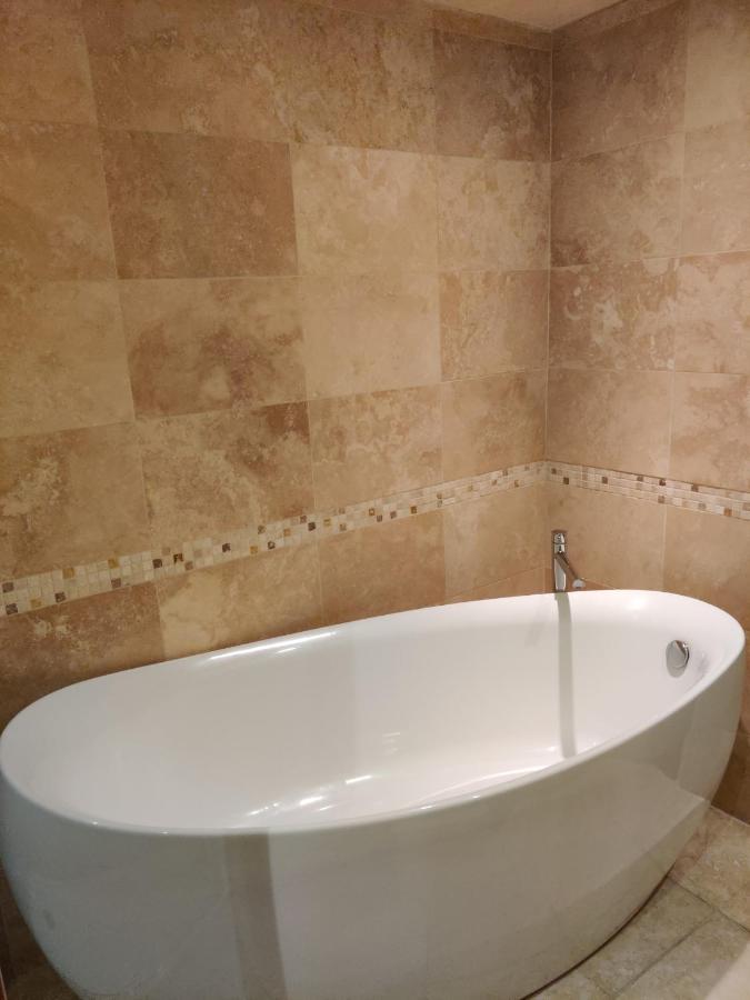 Spacious Ski Chalet In Traditional French Village, Sleeps 8, Four Star With Fibre Broadband 阿邦当斯 外观 照片