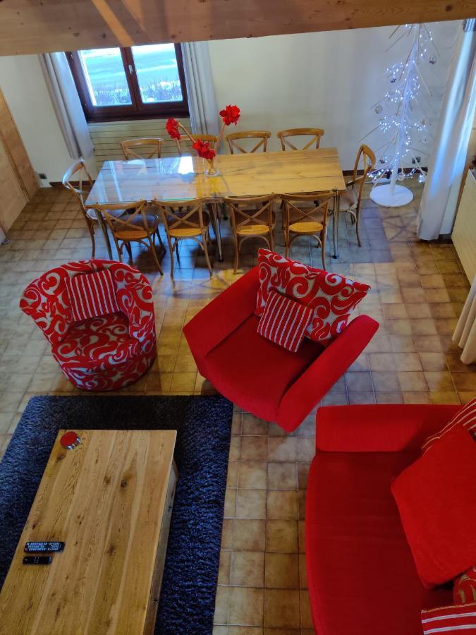 Spacious Ski Chalet In Traditional French Village, Sleeps 8, Four Star With Fibre Broadband 阿邦当斯 外观 照片