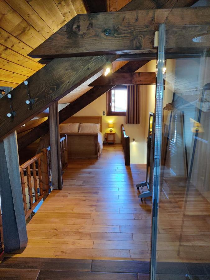 Spacious Ski Chalet In Traditional French Village, Sleeps 8, Four Star With Fibre Broadband 阿邦当斯 外观 照片