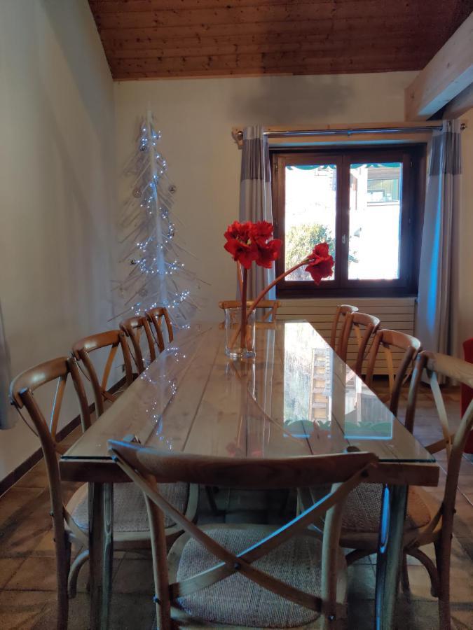 Spacious Ski Chalet In Traditional French Village, Sleeps 8, Four Star With Fibre Broadband 阿邦当斯 外观 照片