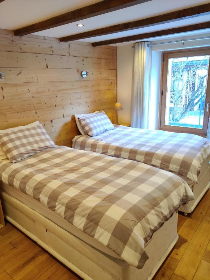 Spacious Ski Chalet In Traditional French Village, Sleeps 8, Four Star With Fibre Broadband 阿邦当斯 外观 照片