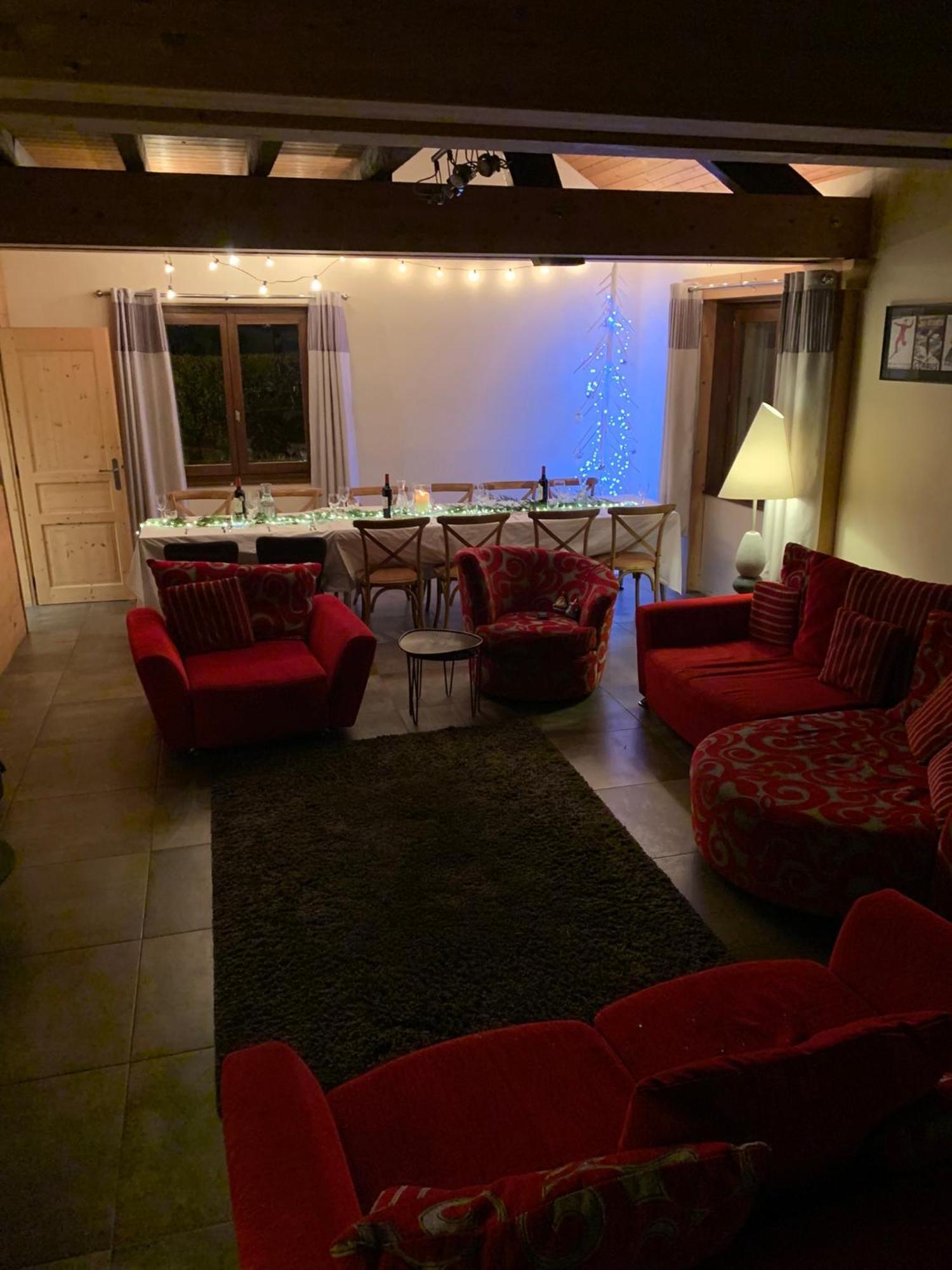 Spacious Ski Chalet In Traditional French Village, Sleeps 8, Four Star With Fibre Broadband 阿邦当斯 外观 照片
