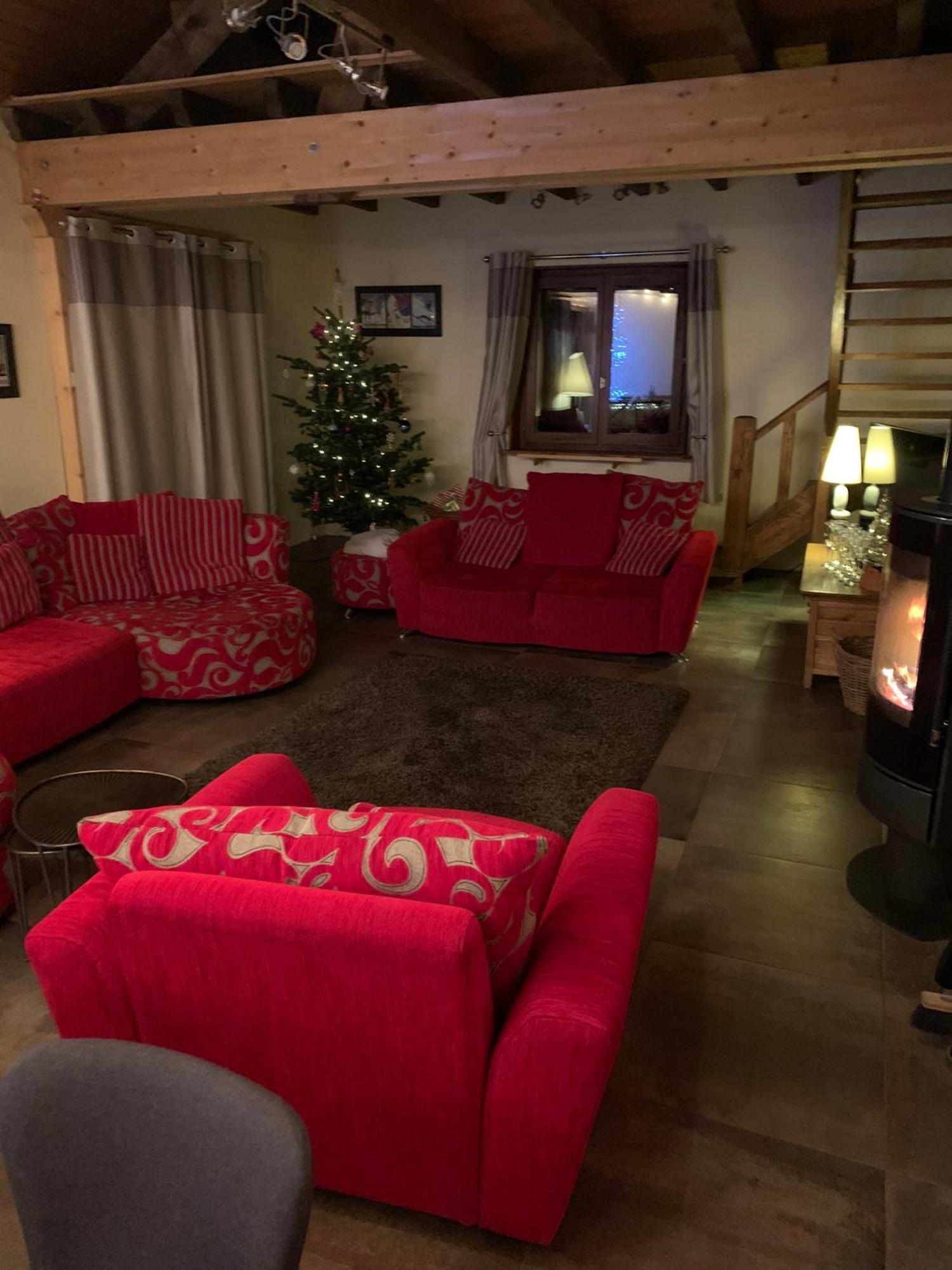 Spacious Ski Chalet In Traditional French Village, Sleeps 8, Four Star With Fibre Broadband 阿邦当斯 外观 照片